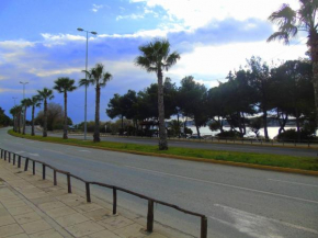 Διαμέρισμα πλησίον παραλίας και λίμνης Βουλιαγμένης